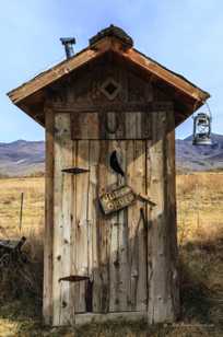 Outhouse-2416.jpg